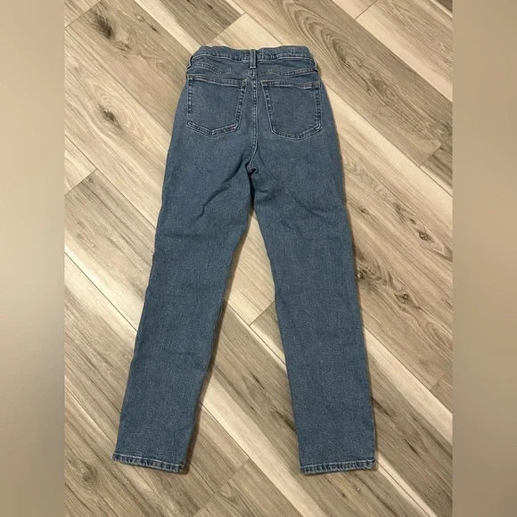 Universal Threads - Picture 6 of 8